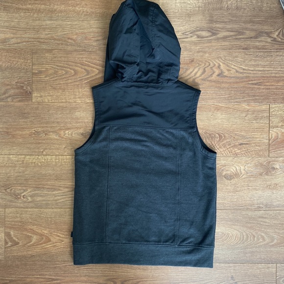 Burton grey/black fabric vest size large - Picture 4 of 4